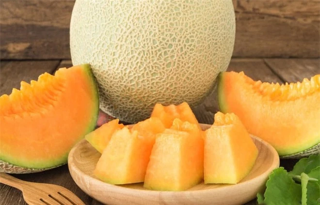 5 loại trái cây giúp bạn nữ hết sưng mặt, phù nề chân tay do tình trạng trữ nước vào mùa hè - Ảnh 4.