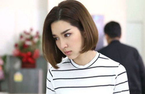 Tiếng thì thầm trong nhà vệ sinh khiến tôi sốc nặng khi biết thân phận thật của cô thư ký mới