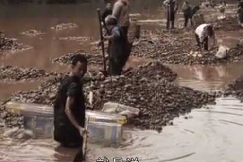 Quan tài trong suốt đột nhiên lộ ra giữa sông Hoàng Hà: Ai cũng thất kinh sau khi đào đến cùng - Kỳ quái nối tiếp kỳ quái