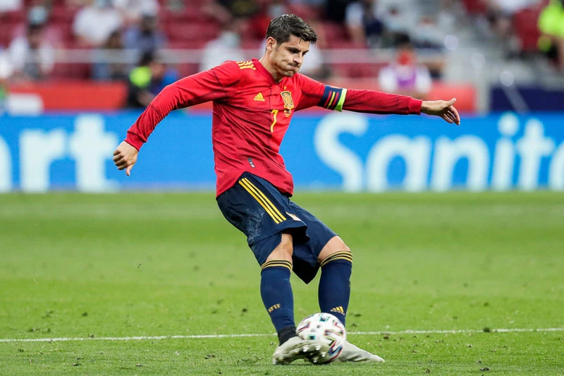 =5. Alvaro Morata (Tây Ban Nha, tổng số pha dứt điểm: 14, số bàn thắng: 2).