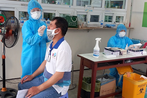 SCTV xét nghiệm sàng lọc và tiêm Vaccine Covid-19 cho người lao động