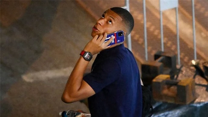 Mbappe đưa ra yêu sách khiến PSG điên tiết