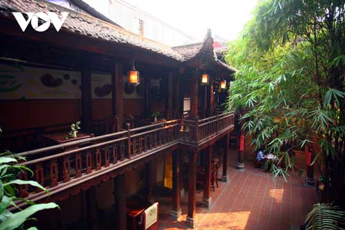 Khám phá quán Trà Việt trong ngôi nhà cổ giữa lòng Thủ đô
