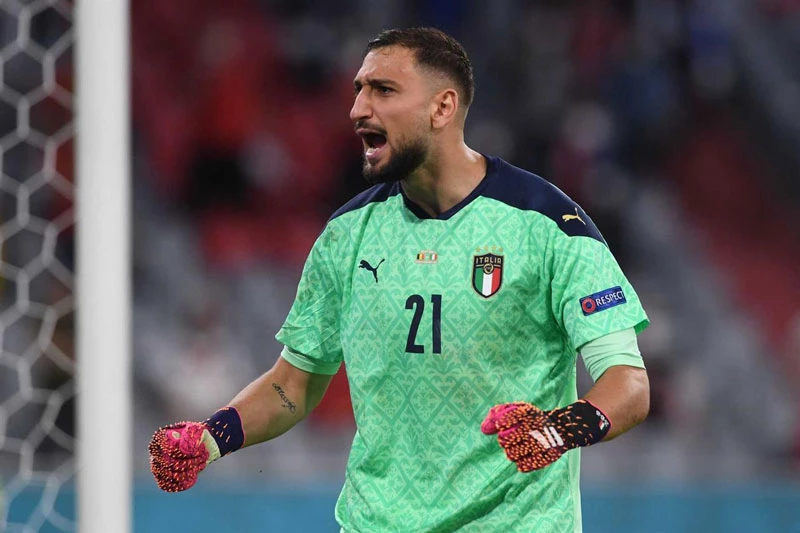 Thủ môn: Gianluigi Donnarumma (Italia).