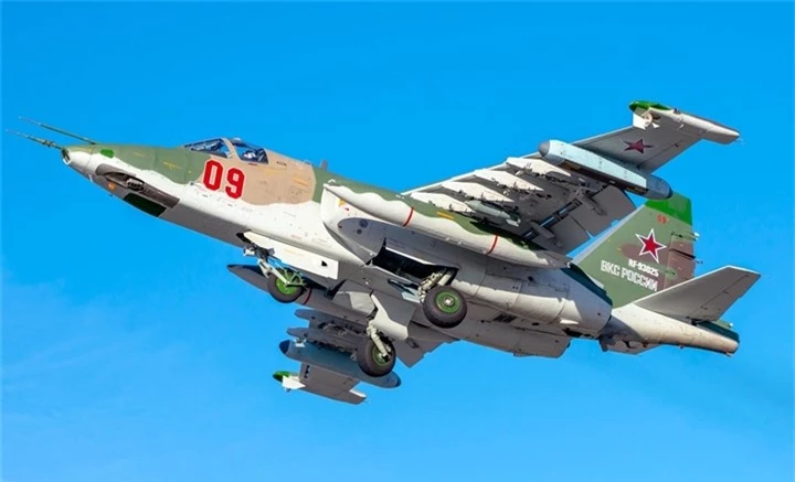 Quân đội Nga: Cường kích Su-25 có thể bay bằng cồn - 1