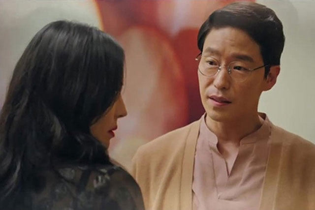 Bị bố bỏ rơi từ nhỏ, tôi có nên cấm ông đến dự đám cưới mình?