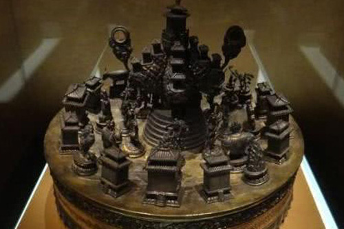 7 "dị vật" được khai quật trong các ngôi mộ cổ: 3 cái cuối cùng số người biết tới không quá con số 10