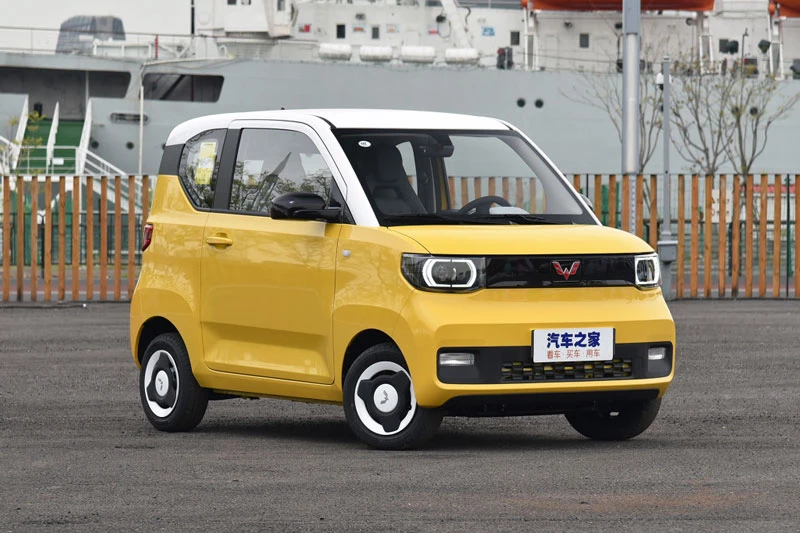 8. Wuling Hongguang Mini EV (doanh số: 128.430 chiếc).