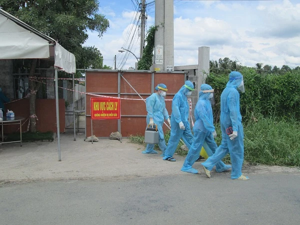Phong tỏa khu vực xã Phước Lý, huyện Cần Giuộc, tỉnh Long An nơi nghi có 18 ca dương tính COVID -19.