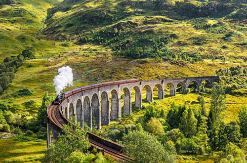 Kh&#xE1;m ph&#xE1; b&#xEA;n trong t&#xE0;u xa x&#x1EC9; mang &#x111;&#x1EAD;m phong c&#xE1;ch Ho&#xE0;ng gia