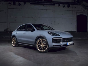 SUV nhanh nhất của Porsche chốt giá 12,250 tỷ đồng tại Việt Nam
