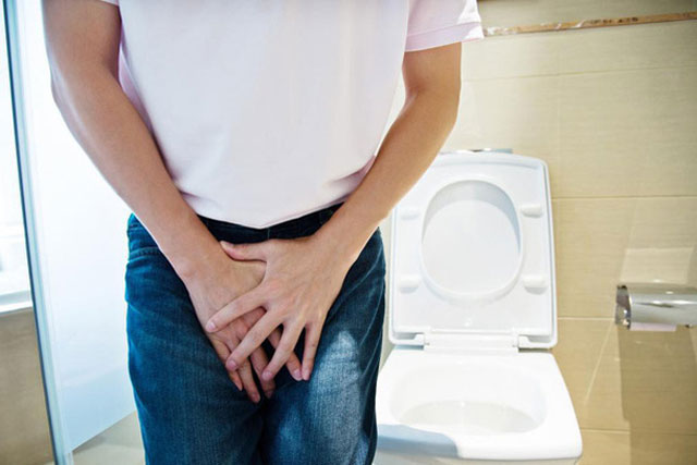 Tác hại kinh hoàng của việc nhịn tiểu quá lâu, ai cũng nên xem để biết
