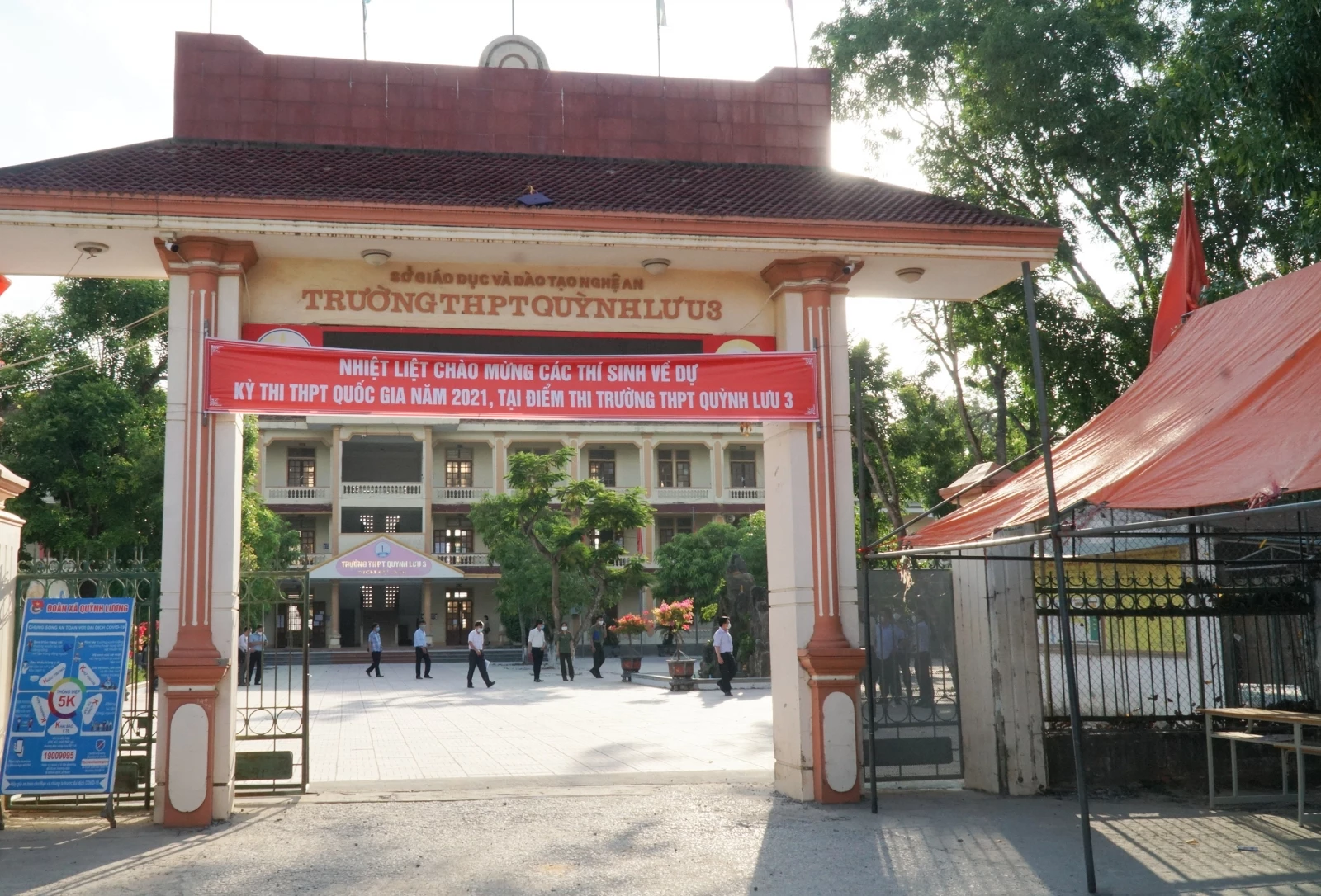 Trường THPT Quỳnh Lưu 3 (huyện Quỳnh Lưu, Nghệ An) có 2 thí sinh F1 Trường THPT Quỳnh Lưu 3 (huyện Quỳnh Lưu, Nghệ An) có 2 thí sinh F1