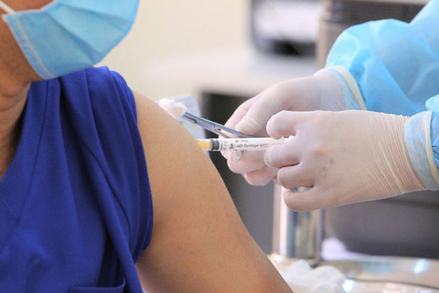 Tiêm chủng vaccine Covid-19 có ảnh hưởng đến khả năng sinh sản không?