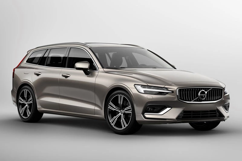 1. Volvo V60 2021 (giá khởi điểm: 40.950 USD).