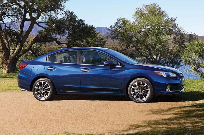 10. Subaru Impreza 2021 (giá khởi điểm: 18.795 USD, điểm an toàn: 9,8/10).