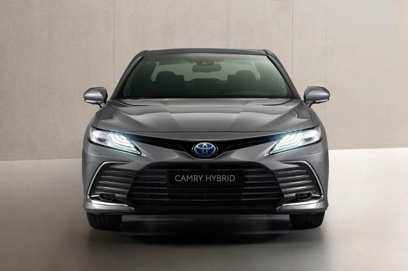 Top 10 xe sedan an toàn nhất năm 2021: Toyota Camry Hybrid