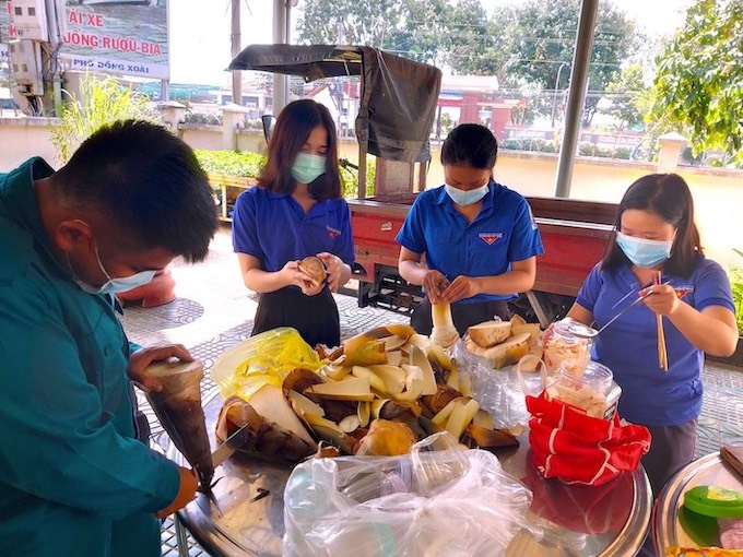 Bình Phước: Thanh niên gây quỹ chống dịch bằng nhiều phương thức độc đáo