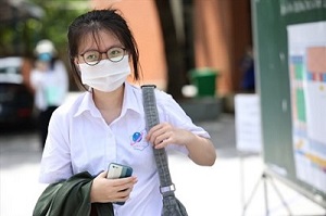 Đề thi tổ hợp vừa sức, có sự phân hóa