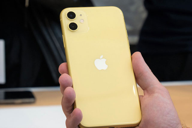 iPhone 11 chính hãng khan hàng sau khi giảm giá sâu