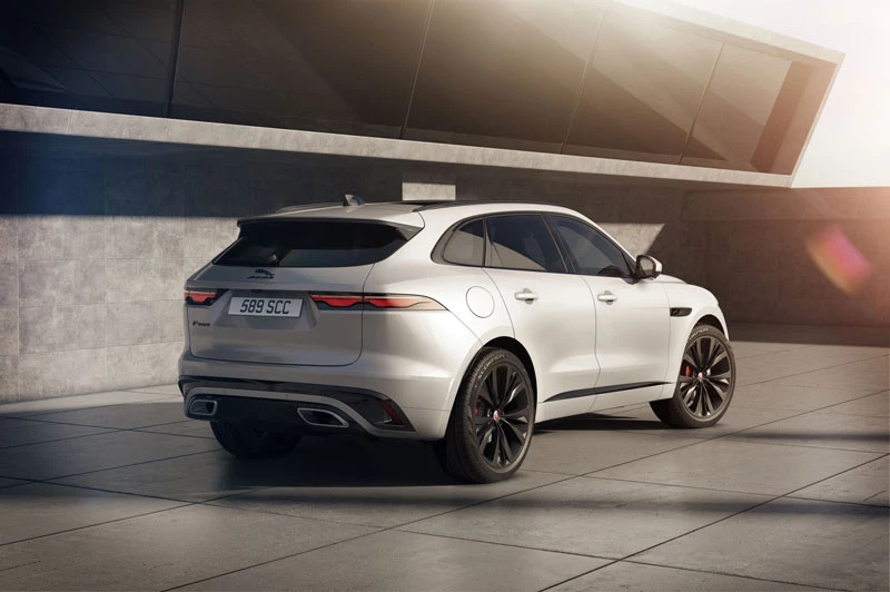 9. Jaguar F-Pace 2021 (giá khởi điểm: 49.995 USD).