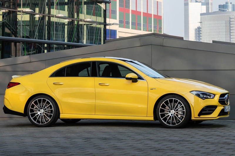 9. Mercedes-Benz CLA-Class 2021 (giá khởi điểm: 37.850 USD).