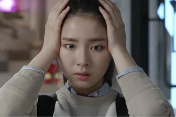 Bố tôi vừa đọc di chúc xong thì chị dâu đưa ra tờ giấy khiến cả nhà điêu đứng, bố tôi sụp đổ