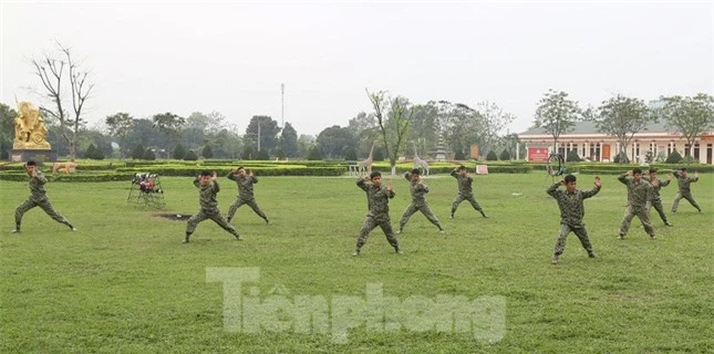 Xem lính Đặc công Quân khu 1 rèn ‘bản lĩnh thép’ ảnh 5