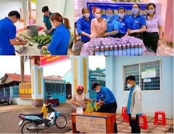 Các bạn trẻ hai phường Tân Xuân và Tân Phú chung tay nấu nước nha đam và nước bí đao, bán tại UBND phường và “ship” tận tay khách để tạo quỹ phòng chống Covid-19