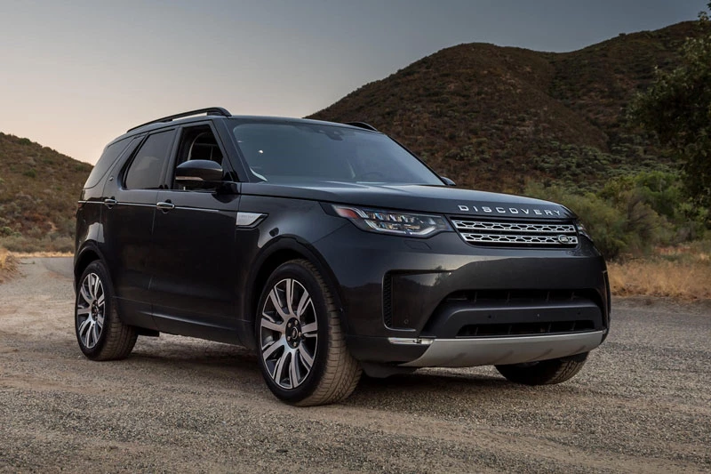 2. Land Rover Discovery 2021 (khoảng sáng gầm xe: 282 mm).