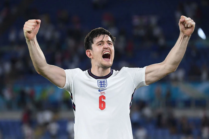 Trung vệ: Harry Maguire (Anh).