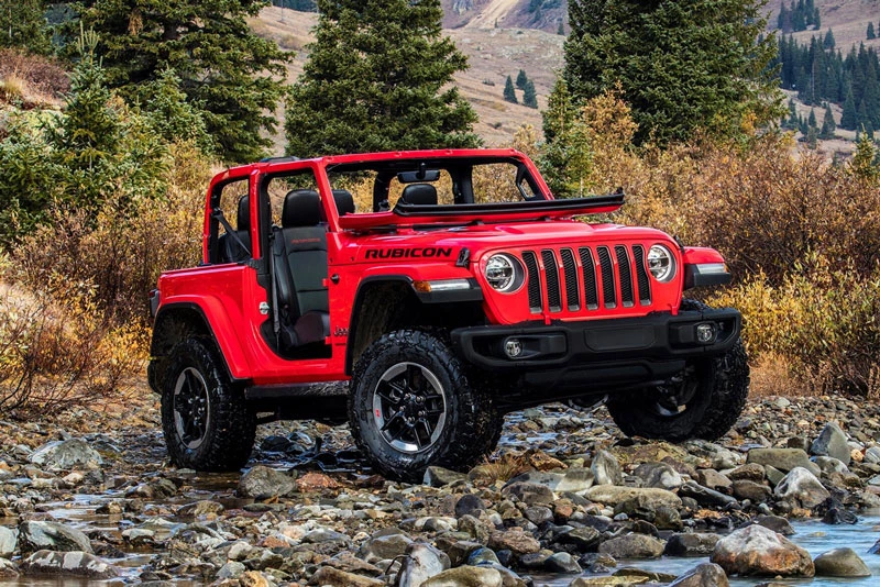 3. Jeep Wrangler 2021 (khoảng sáng gầm xe: 274 mm).