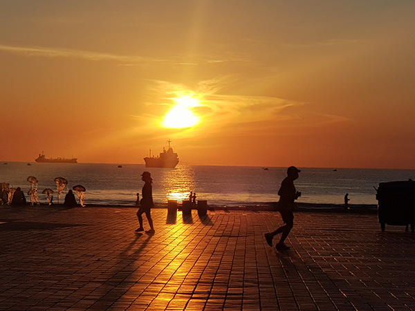 Đà Nẵng cho phép người dân tắm biển, thể dục thể thao từ 4h30 sáng 10/7