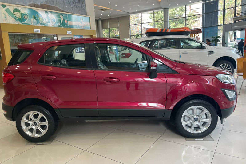 Đối thủ của Hyundai Kona, Kia Seltos giảm giá mạnh trong tháng 7