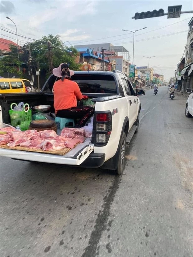 Những cô chú tiểu thương vui tính khiến khách hàng té ghế: Bán hàng vì đam mê, chịu được thì mua không thì thôi! - Ảnh 4.