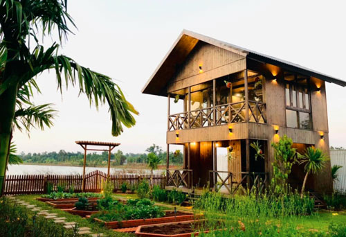 Ngôi nhà bên hồ xanh mướt của 5 người bạn thân ở Buôn Ma Thuột: "Quyết biến điều phù phiếm thành giá trị", xây dựng một nơi chốn đi về, cùng thưởng thức cuộc sống