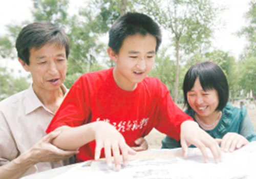 Thần đồng 13 tuổi đã đỗ đại học, đòi cha mẹ mua nhà ở thủ đô mới thi tốt nghiệp: Nhiều người chỉ trích nhưng 8 năm sau phải thán phục vì điều này