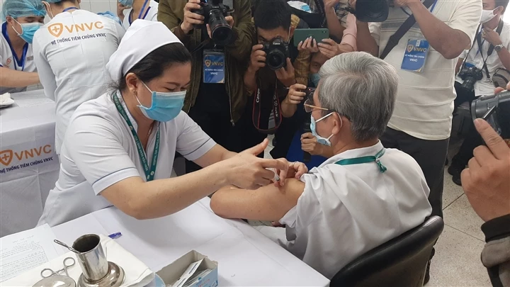 Nhật Bản chuyển đủ cho Việt Nam gần 2 triệu liều vaccine phòng COVID-19 viện trợ không hoàn lại.