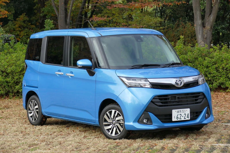 2. Toyota Roomy (doanh số: 77.492 chiếc).