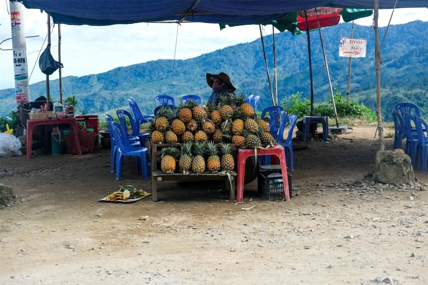 (mai) Khám phá đèo Ngoạn Mục: Chênh vênh, hoang sơ mà hùng vĩ, choáng ngợp - Ảnh 3.