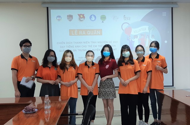 Ra quân chiến dịch thanh niên tình nguyện hè 2021 dạy tiếng Anh cho học sinh Hà Nội