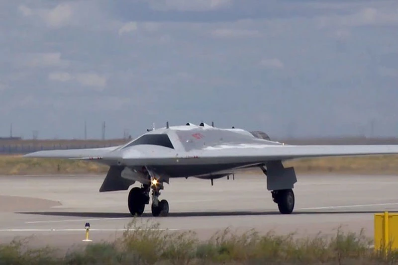 Không quân Nga sẽ nhân UAV xung kích hạng nặng Okhotnik vào năm 2024.