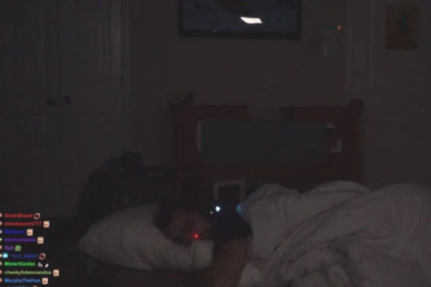 Không chơi game, không nói gì với người xem mà chỉ ngủ, những streamer dưới đây vẫn kiếm tiền triệu, đôi khi là tiền tỷ nhờ donate