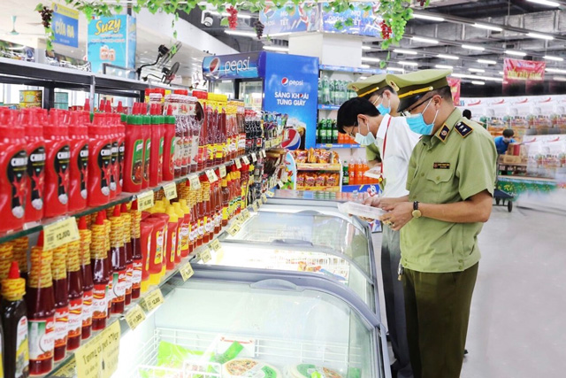 TPHCM: Tăng cường kiểm tra, xử lý hành vi đầu cơ, găm hàng, tăng giá nhu yếu phẩm