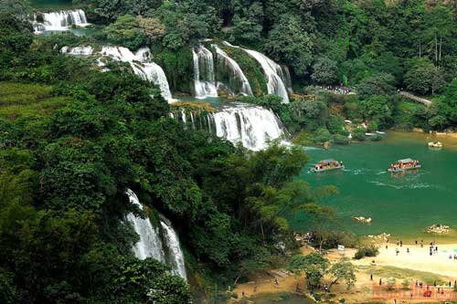 Khám phá những thác nước trong xanh đẹp nhất Việt Nam