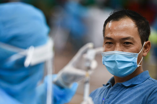 Sáng 11/7, Việt Nam có 607 ca mắc COVID-19 mới, riêng TP.HCM 443 ca