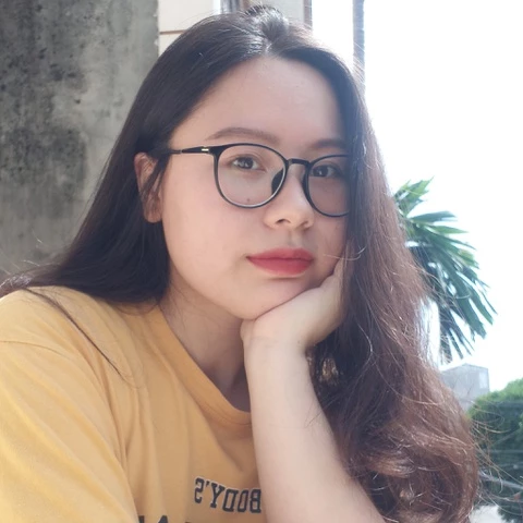 Thu Trang chịu nhiều áp lực khi khó tìm việc làm sau khi tốt nghiệp đại học vì dịch bệnh. Thu Trang chịu nhiều áp lực khi khó tìm việc làm sau khi tốt nghiệp đại học vì dịch bệnh.