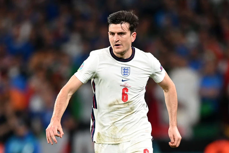 Trung vệ: Harry Maguire (Anh).