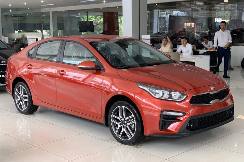 4. Kia Cerato (doanh số: 1.325 chiếc). Ảnh: Kia Cầu Diễn.