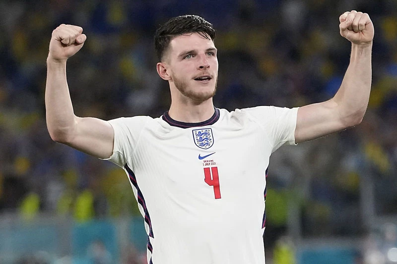 Tiền vệ phòng ngự: Declan Rice (Anh).